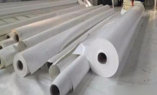 膜结构用玻璃纤维膜材料的白度和色差标准是多少？